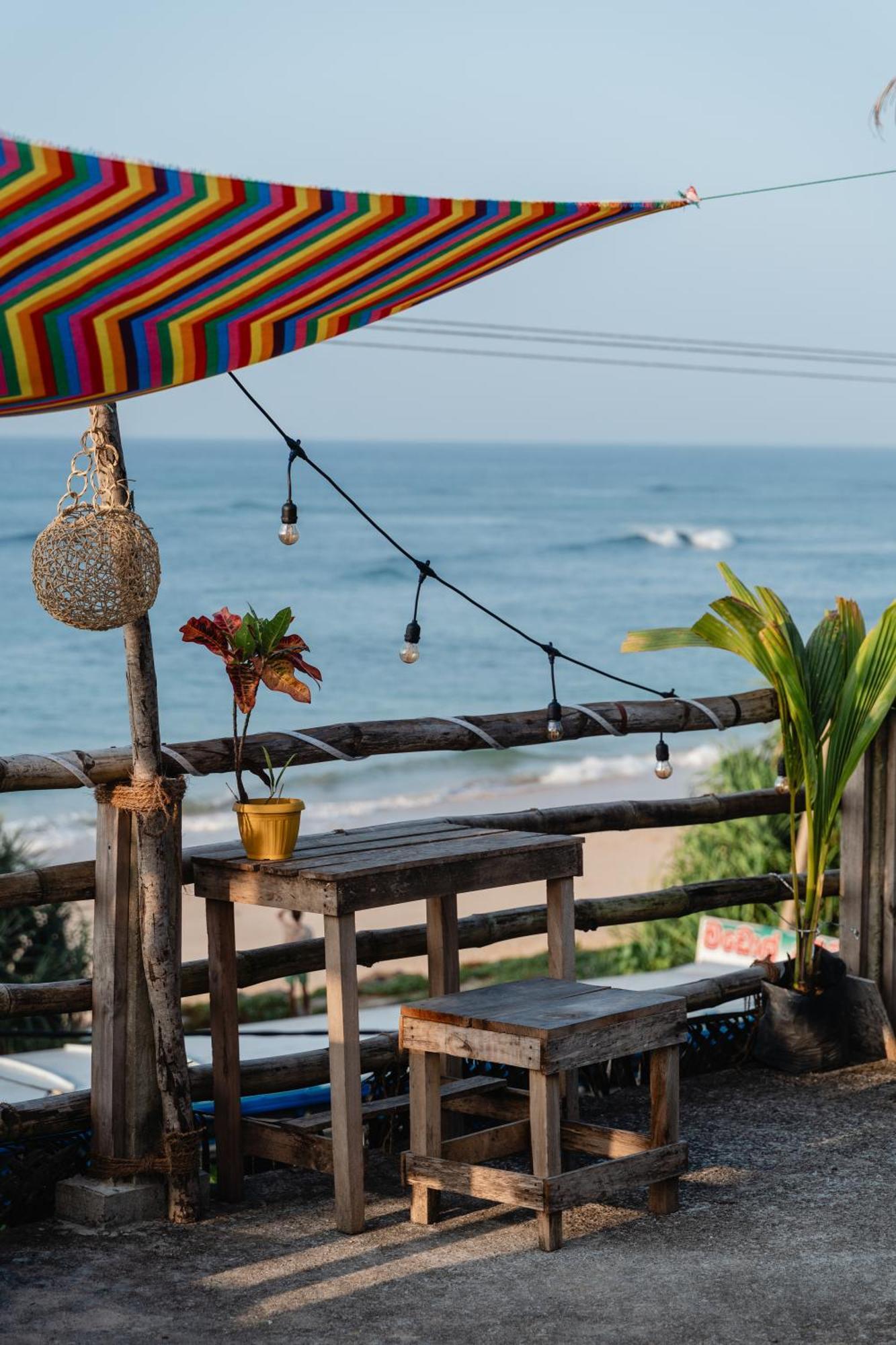 Ostello Gaia Ocean Surf Yoga Ahangama Esterno foto